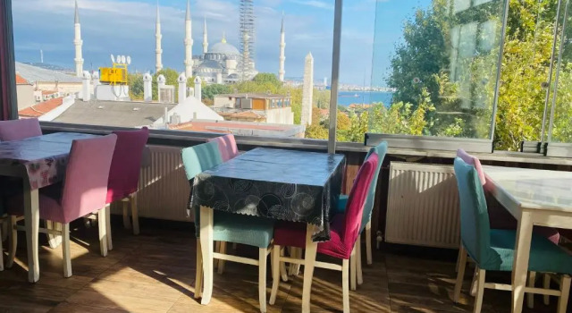 Кровать в общем номере (женский номер) Redamancy Hotel