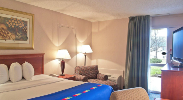 Park Inn by Radisson Harrisburg West, Book Hotel Hoteller i Pennsylvania med pool, Swimmingpool