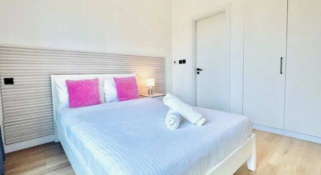 Venduras Bright 1BR in Heart of Marina, Забронировать Апартаменты/квартира Отели Эмирата Дубая с парковкой, рядом с Торговый центр The Beach, Парковка