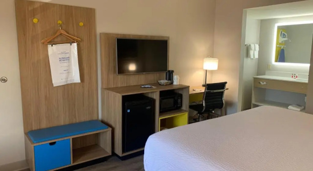 Номер Standard Days Inn by Wyndham Atlanta Stone Mountain