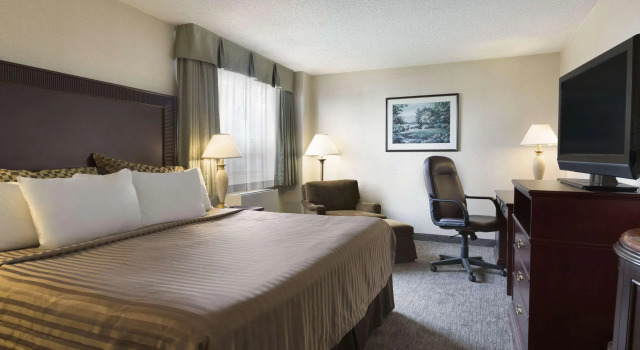 Red Roof Inn PLUS+ Vancouver Airport