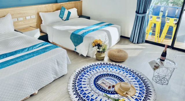 Четырёхместный номер Standard с балконом и с видом на город Kenting Sunhow Inn