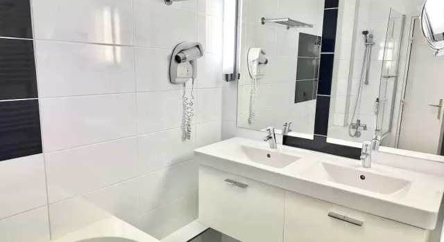 Одноместный полулюкс LUnivers Arras by Elema Hotels ex Hôtel de lUnivers Arras