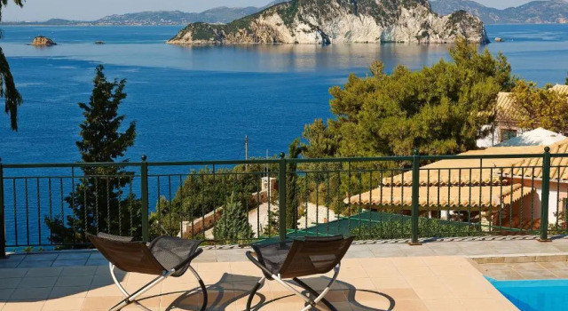 Семейные апартаменты с видом на море Villas Cavo Marathia