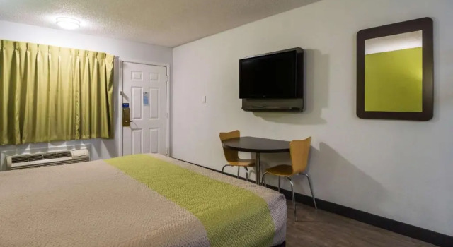Четырёхместный номер Deluxe Motel 6 Irving - Loop 12