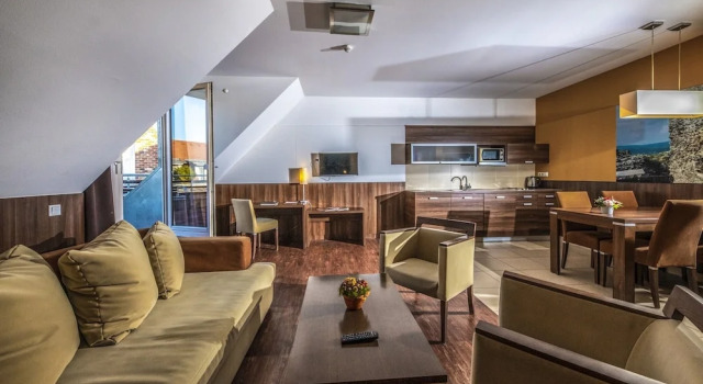 Royal Club Hotel, Buchen Sie Hotel Visegrád Donauknie