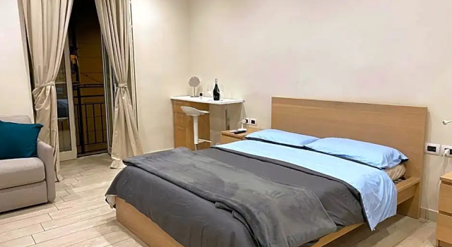 Perlablu in Centro, Забронировать Отель Отели Неаполя с парковкой, рядом с Ospedale degli Incurabili, Парковка
