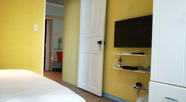 Семейный номер Standard с 2 комнатами с балконом и с видом на город MB Hotel