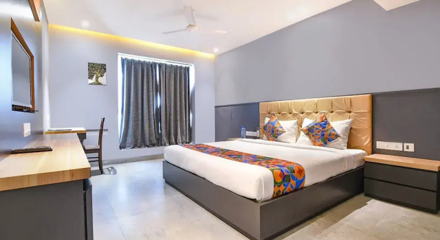 Люкс Luxury FabHotel Prime The Water View Residency - Nr Bisarjan Ghat