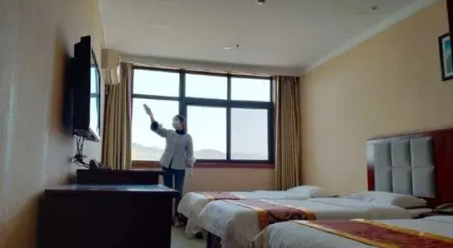 Tianyi Holiday Hotel, Prenota Hotel Hotel a Hubei con parcheggio, Parcheggio
