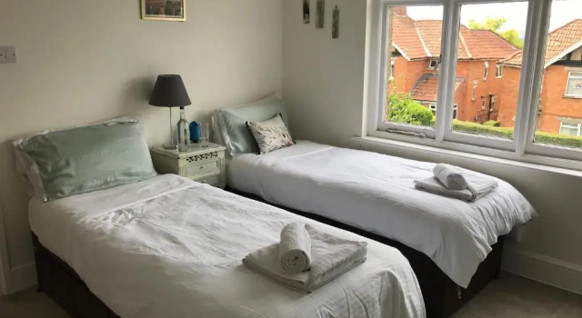 Ries Retreat - The Emerald room, Забронировать Отель Гластонбери Сомерсет