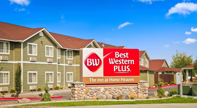 Четырёхместный номер Standard Best Western Plus The Inn at Horse Heaven