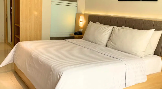 Deluxe room Surabaya River View Hotel