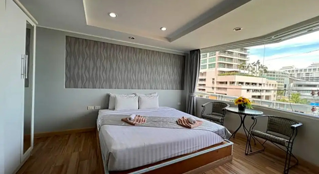 Номер Deluxe с частичным видом на море The Beach Front Resort, Pattaya