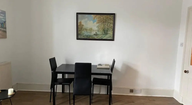 Apartment - Sleeps2 - City Centre - Parking - Yard, Забронировать Апартаменты/квартира Отели Абердина с парковкой, рядом с St Mary's Cathedral, Парковка
