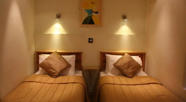Двухместный номер Standard Harlingford Hotel