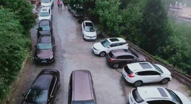 Danba Arong Folk Custom House, Prenota Hotel Hotel a Danba con parcheggio, Parcheggio