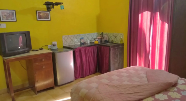 Jes Guest House, Prenota Affittacamere Hotel a Goa con parcheggio, Parcheggio