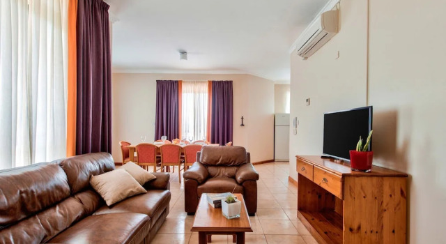 Villa Gardenia - 5 Bedroom Holiday Villa With Pool