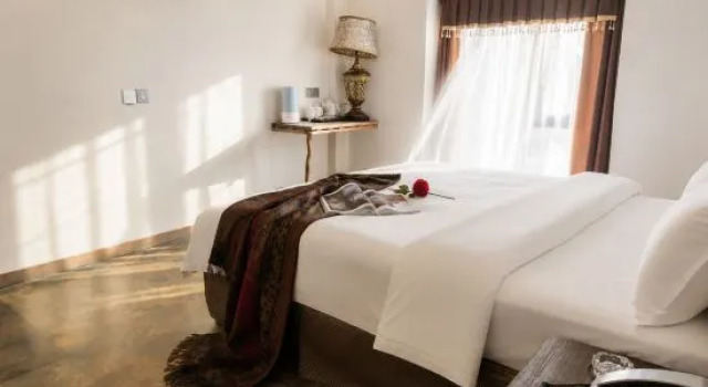 Люкс Deluxe Shanbara Homestay (Daocheng Yading Visitor Center)
