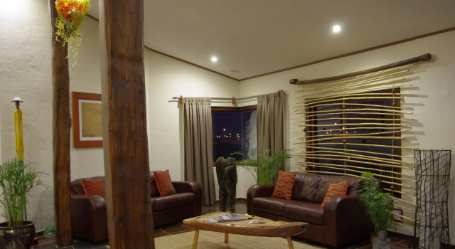Desert Breeze Lodge, Rezervați Hotel Swakopmund Namibia, aproape de Marine Denkmal