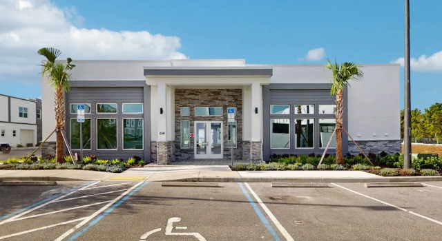 Dog-friendly Radiant & Modern Townhome With Private Pool, Patio, AC, & W/D