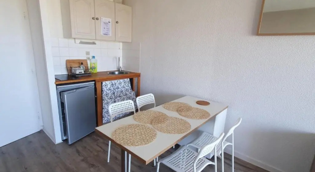 Studio Soulac-sur-Mer, 1 pièce, 4 personnes - FR-1-648-27, Prenota Appartamento Hotel a Aquitania con parcheggio, Parcheggio