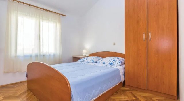 Stunning Apartment in Makarska With 3 Bedrooms and Internet, Забронировать Апартаменты/квартира Отели Макарска с парковкой, Парковка