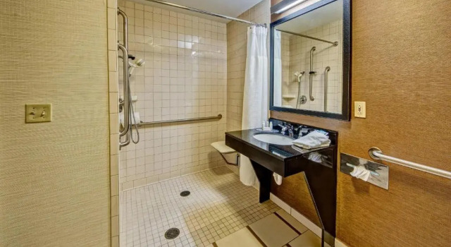 Четырёхместный номер Standard Fairfield by Marriott Russellville