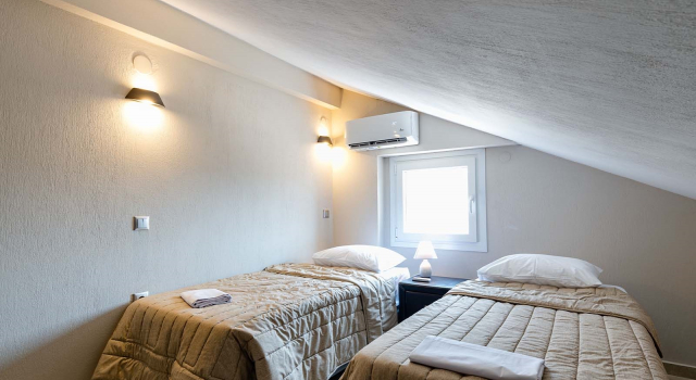 Kiosse Maison 1 by TravelPro Services - Nea F..., Book Hotel Flogita 