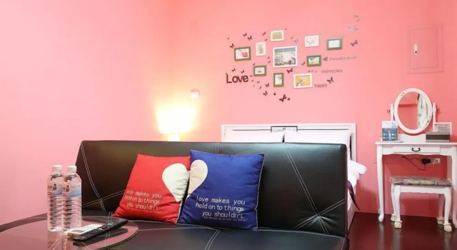 Komfortowy dwuosobowy pokój i balkonem Yi Homestay