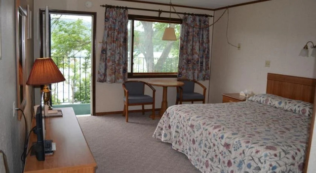 Terrace Motor Inn, Buchen Sie Hotel Hotels in Cooperstown mit Pool, Schwimmbad