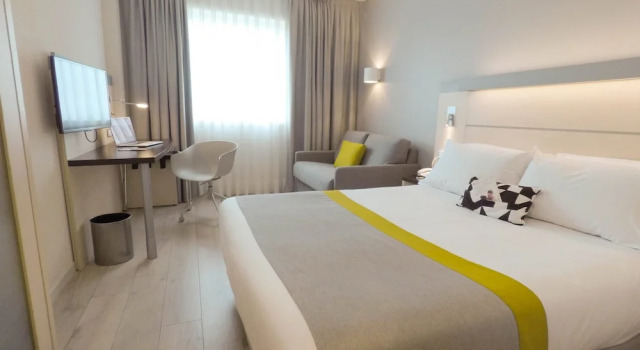 Номер Standard Holiday Inn Express Pamplona by IHG