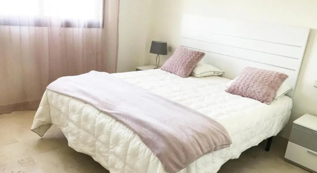2279-Lovely 2 bedrooms with terrace with views