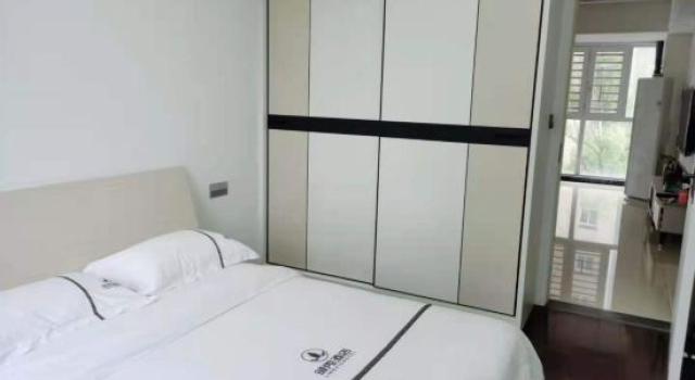 Люкс Deluxe Leading Show Hotel (Jingzhou Fangte Branch)
