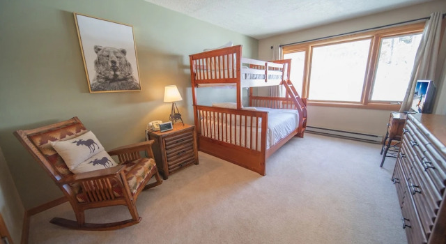 Lenawee 1738 by SummitCove Vacation Lodging