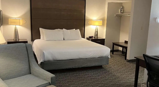 Двухместный номер Standard с видом на бассейн Best Western Plus Como Park Hotel