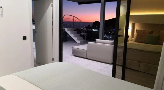 Апартаменты с видом на море The One Luxury Apartments