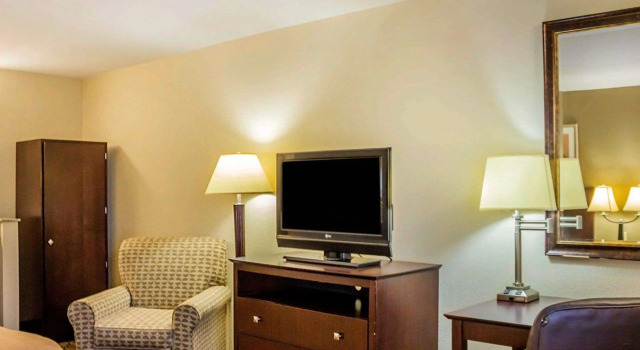 Quality Inn Waterbury, Boek Hotel Waterbury Connecticut