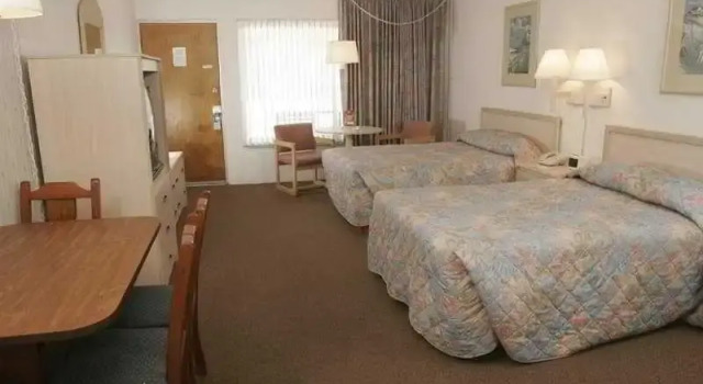 Sunny Shores Motel