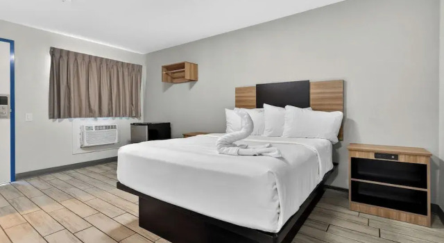 Rodeway Inn Las Vegas Fremont Street, Забронировать Отель Лас-Вегас 