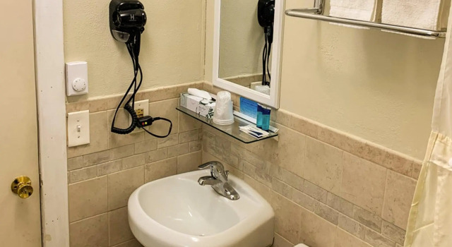 Двухместный номер Standard Hampton Motor Inn