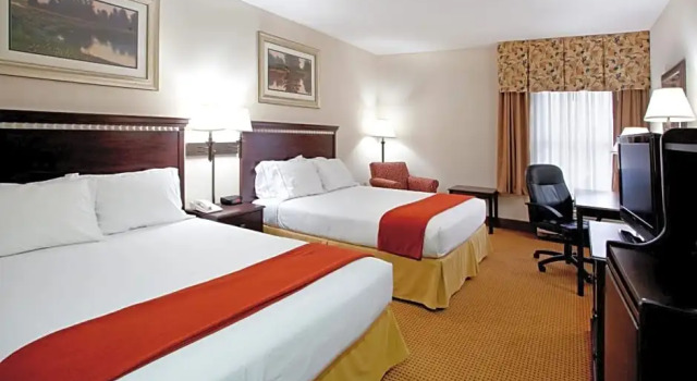 Четырёхместный номер Standard Fairfield by Marriott Inn & Suites Columbia Lexington