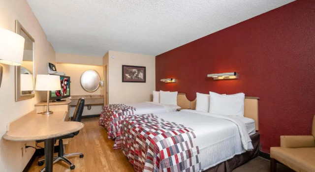 Четырёхместный номер Standard Red Roof Inn Detroit - Roseville St Clair Shores