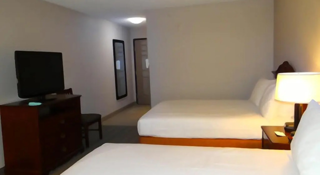 Четырёхместный номер Standard Country Inn & Suites by Radisson, Salisbury, MD