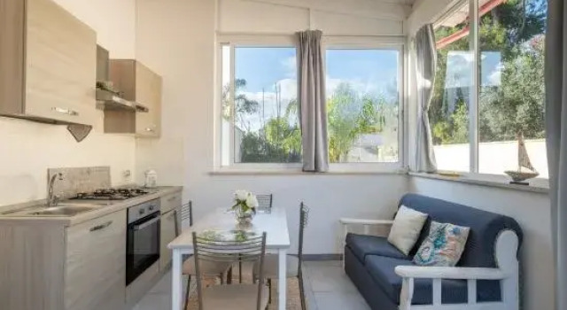 Salento Private Garden Retreat - Il Tuo Giardino Privato a Pochi Minuti dal Mare, Забронировать Отель Отели Порто-Чезарео 3 звезды, рядом с Scalo di Furno Archaeological Site, 3*