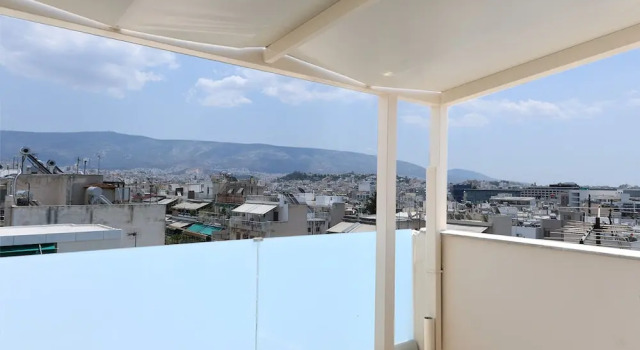 Студия LIV - View and the City Studio in Athens