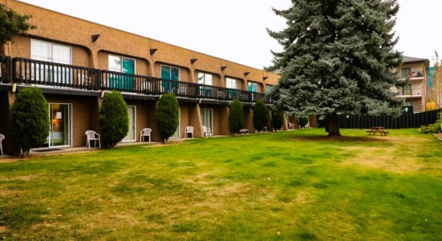 Riviera Hotel Tower Route 97 Vernon BC, Buchen Sie Hotel Vernon 