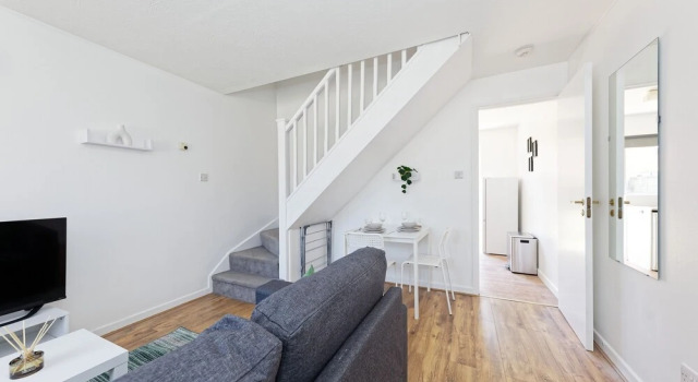 Lovely 2-bed House in Kent - Parking Available, Prenota Hotel Greenhithe Inghilterra