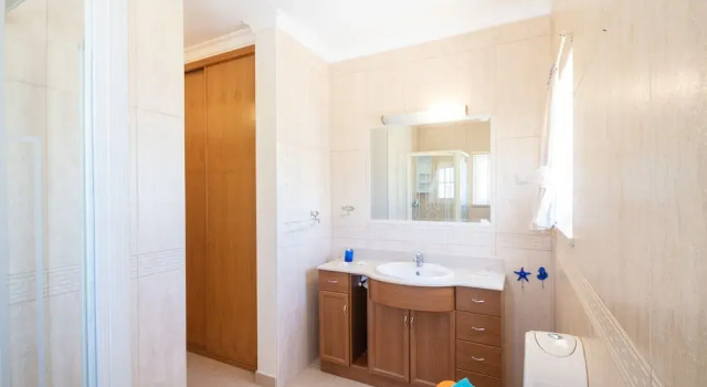 Вилла с 6 комнатами с балконом и с видом на бассейн Villa Manihi - Moradia elegante com BBQ e piscina aquecível - Albufeira